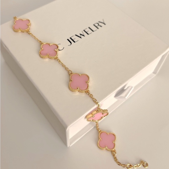 Last 2 ๐ฅ Hot Pink Clover Bracelet 5 Motif Double Sided Luxury Jewelry - Picture 3 of 9